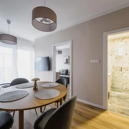 Rentplanet - Marcelińska Apartament