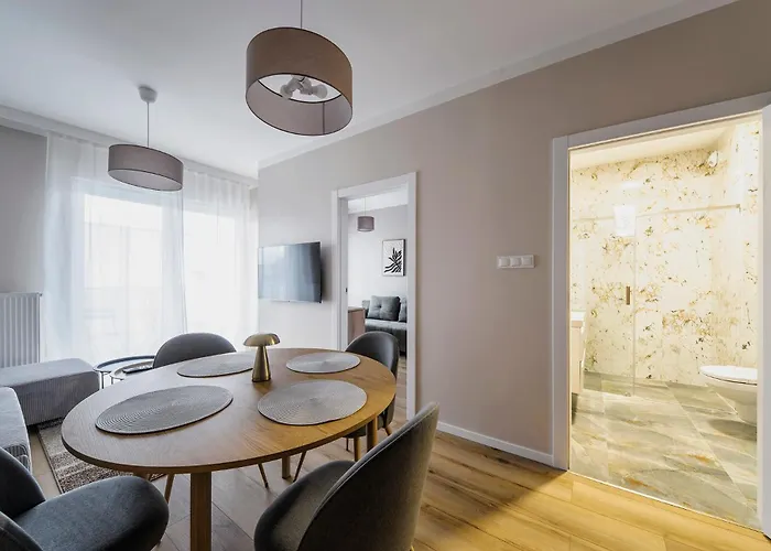 Rentplanet - Marcelinska شقة